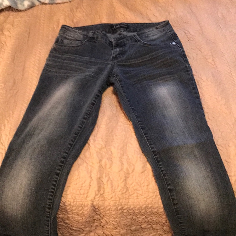 🔥🔥LEI Straight leg embellished jeans